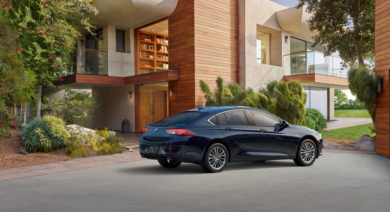 Illustration for article titled Holy Crap, The 2017 Buick Regal Is Actually A Hatchback And A Wagon